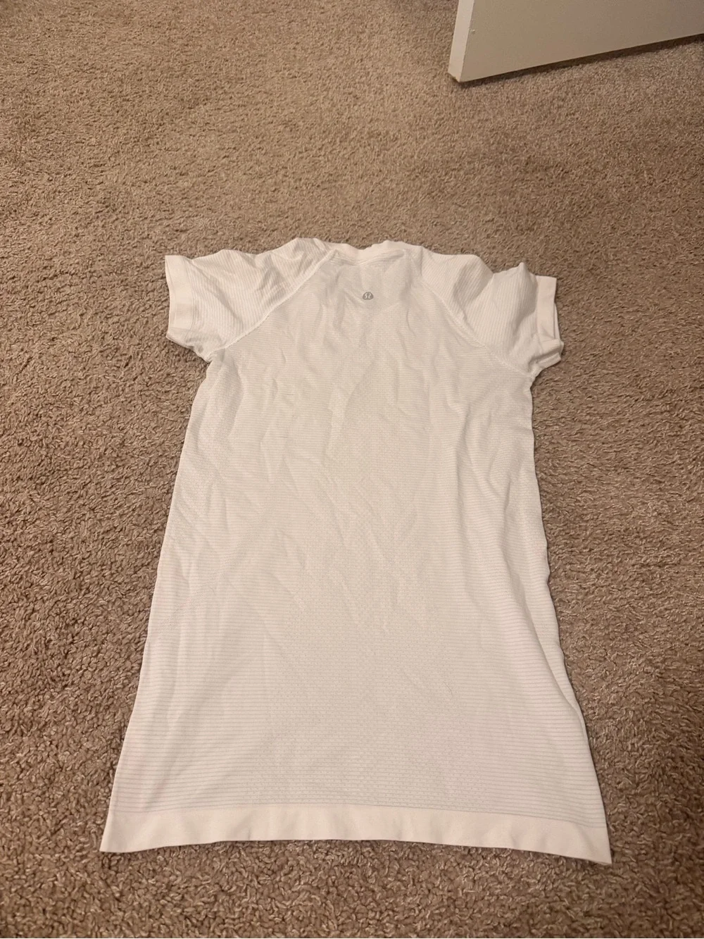 lululemon athletica White Swiftly Tech Short Sleeve Women's Performance Tee